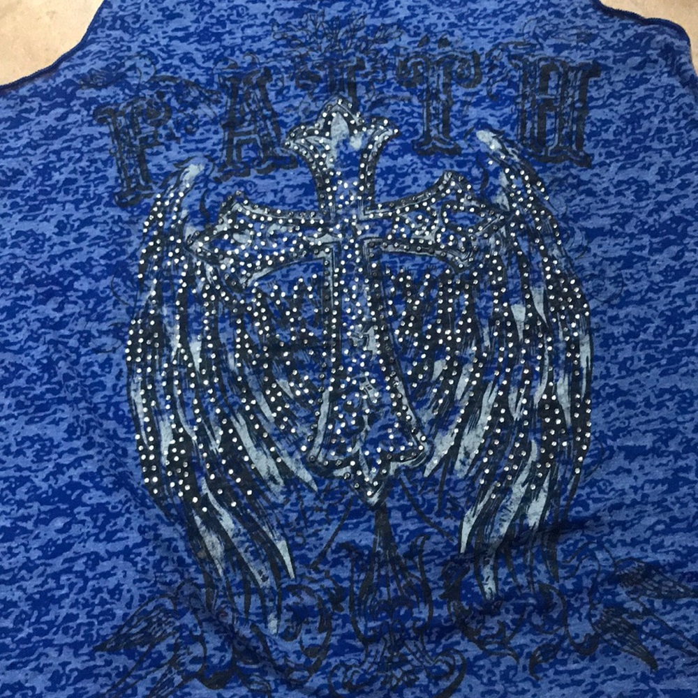 Tank tops - Picture 7 of 7